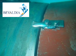 IN WATER ROPE CUTTER REPLACEMENT AND INSTALLATION (BEVALDIA-PSOMAKARA) Underwater rope-cutter replacement Piraeus Greece